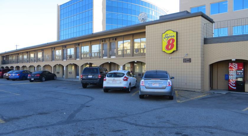 Super 8 Calgary Village Εξωτερικό φωτογραφία