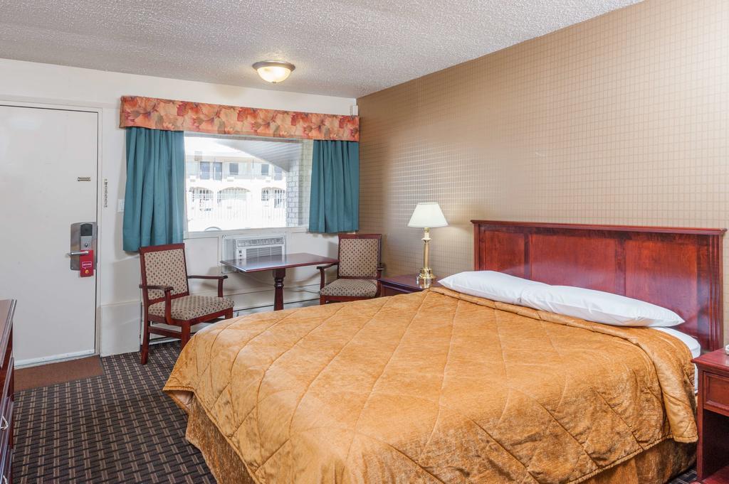 Super 8 Calgary Village Εξωτερικό φωτογραφία