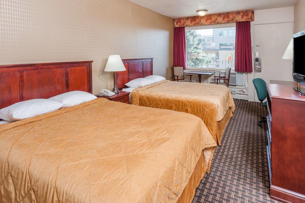 Super 8 Calgary Village Εξωτερικό φωτογραφία